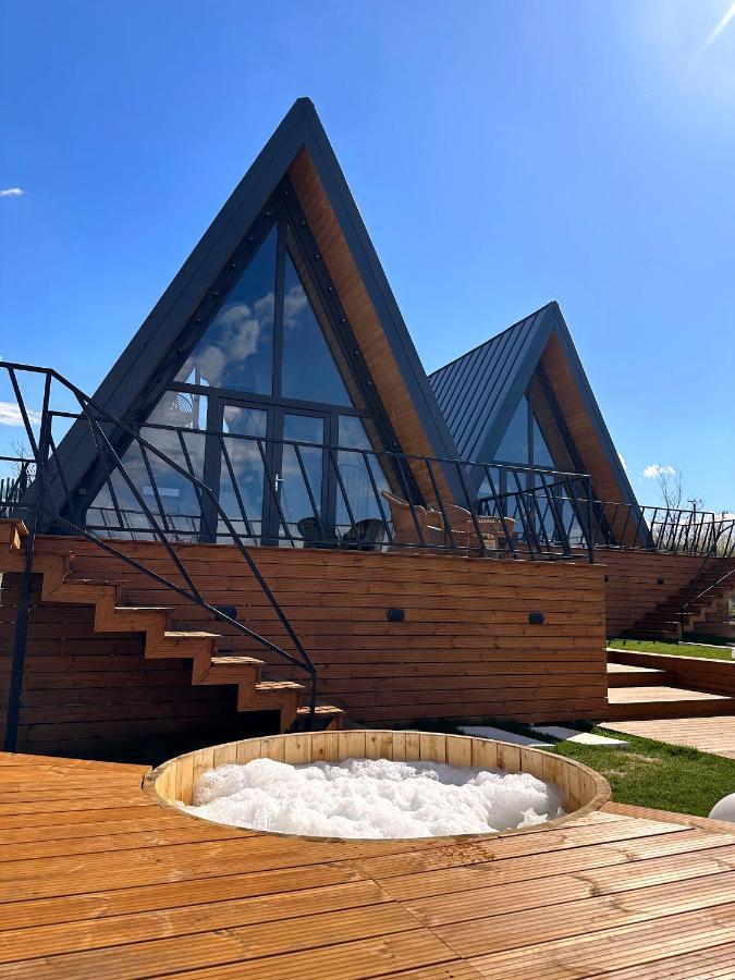 A-By The Lake - Private A Frame Villas Caciulati المظهر الخارجي الصورة