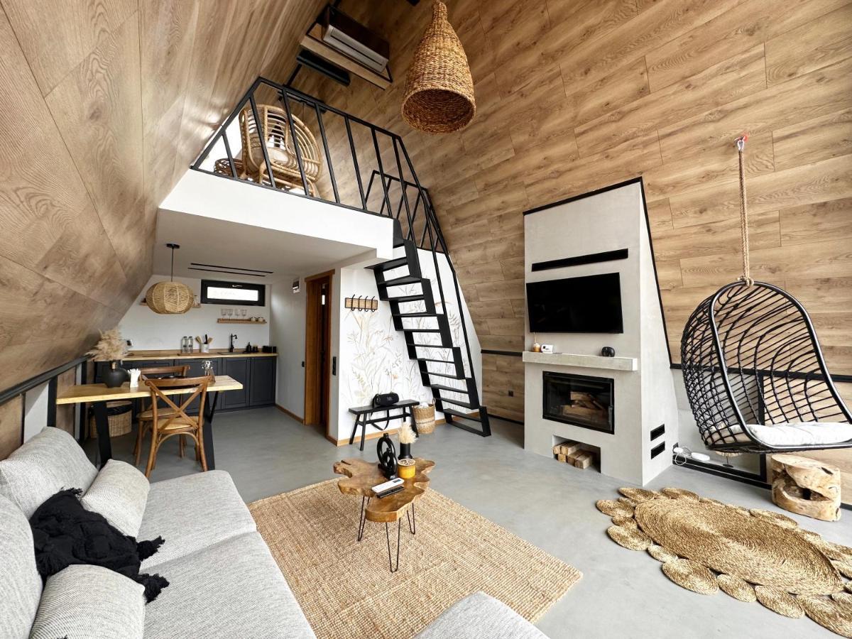 A-By The Lake - Private A Frame Villas Caciulati المظهر الخارجي الصورة