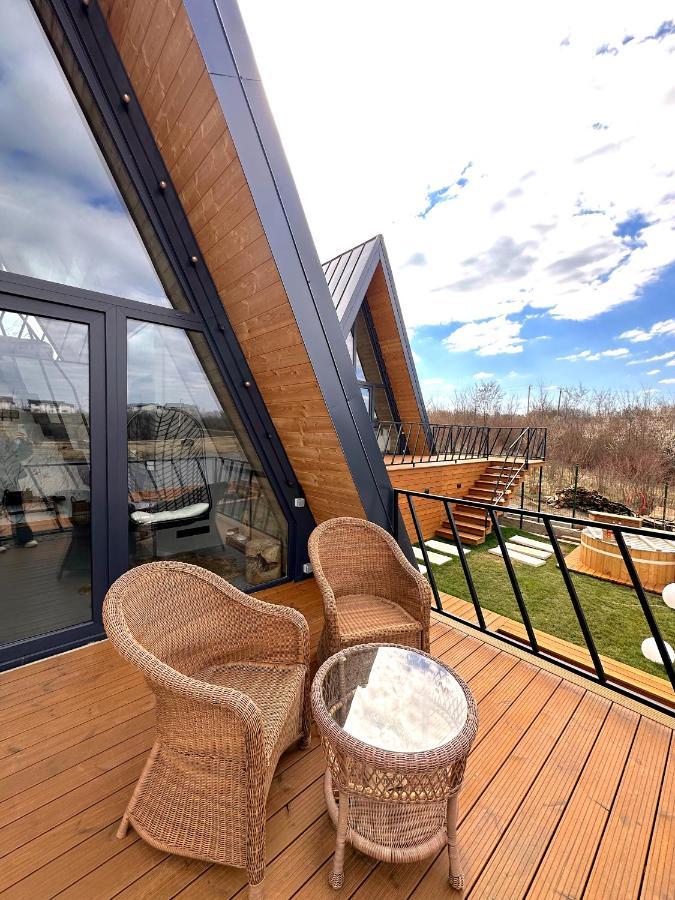 A-By The Lake - Private A Frame Villas Caciulati المظهر الخارجي الصورة