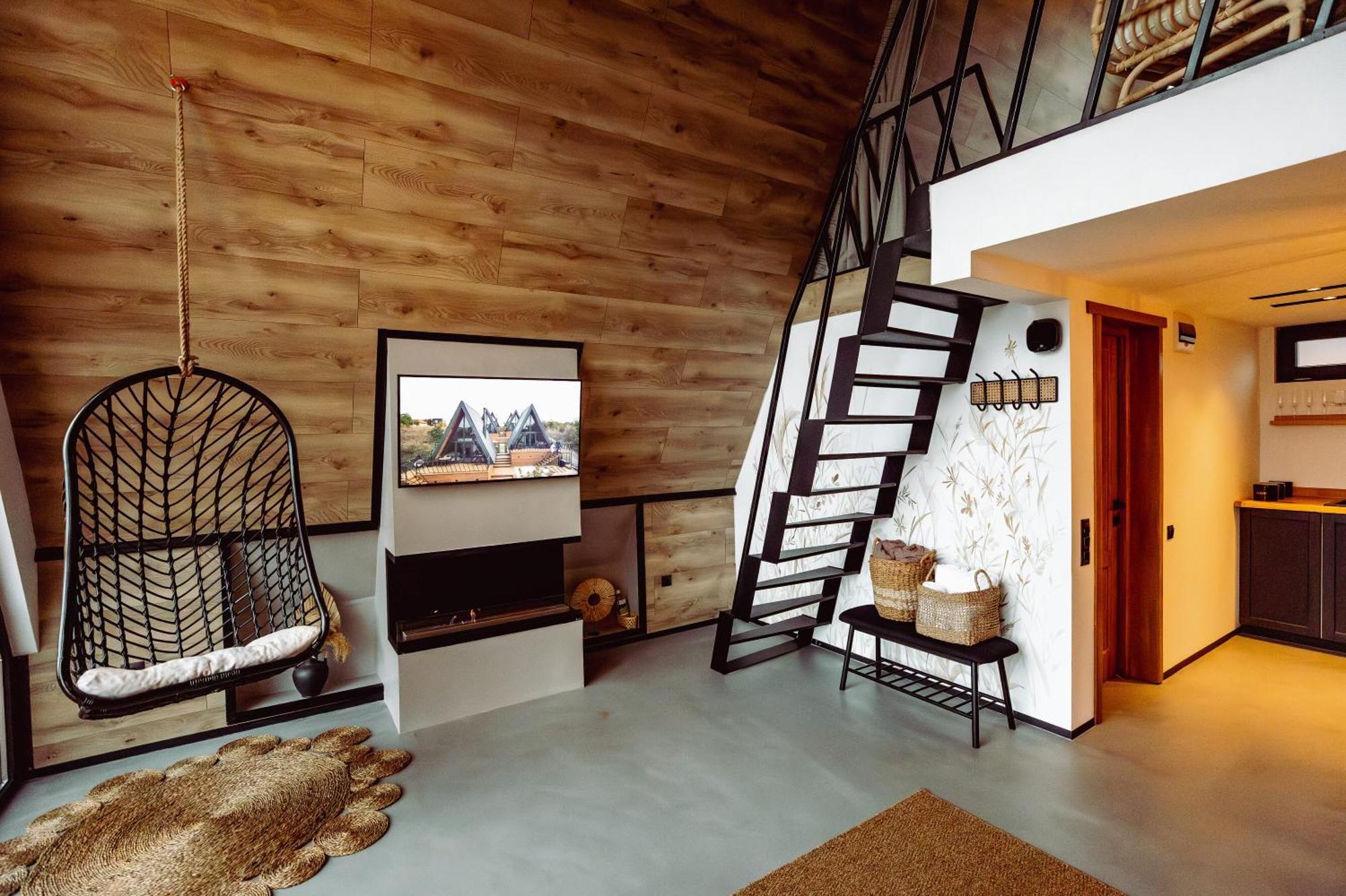 A-By The Lake - Private A Frame Villas Caciulati المظهر الخارجي الصورة