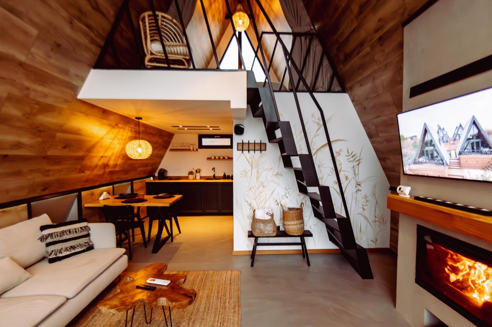 A-By The Lake - Private A Frame Villas Caciulati المظهر الخارجي الصورة