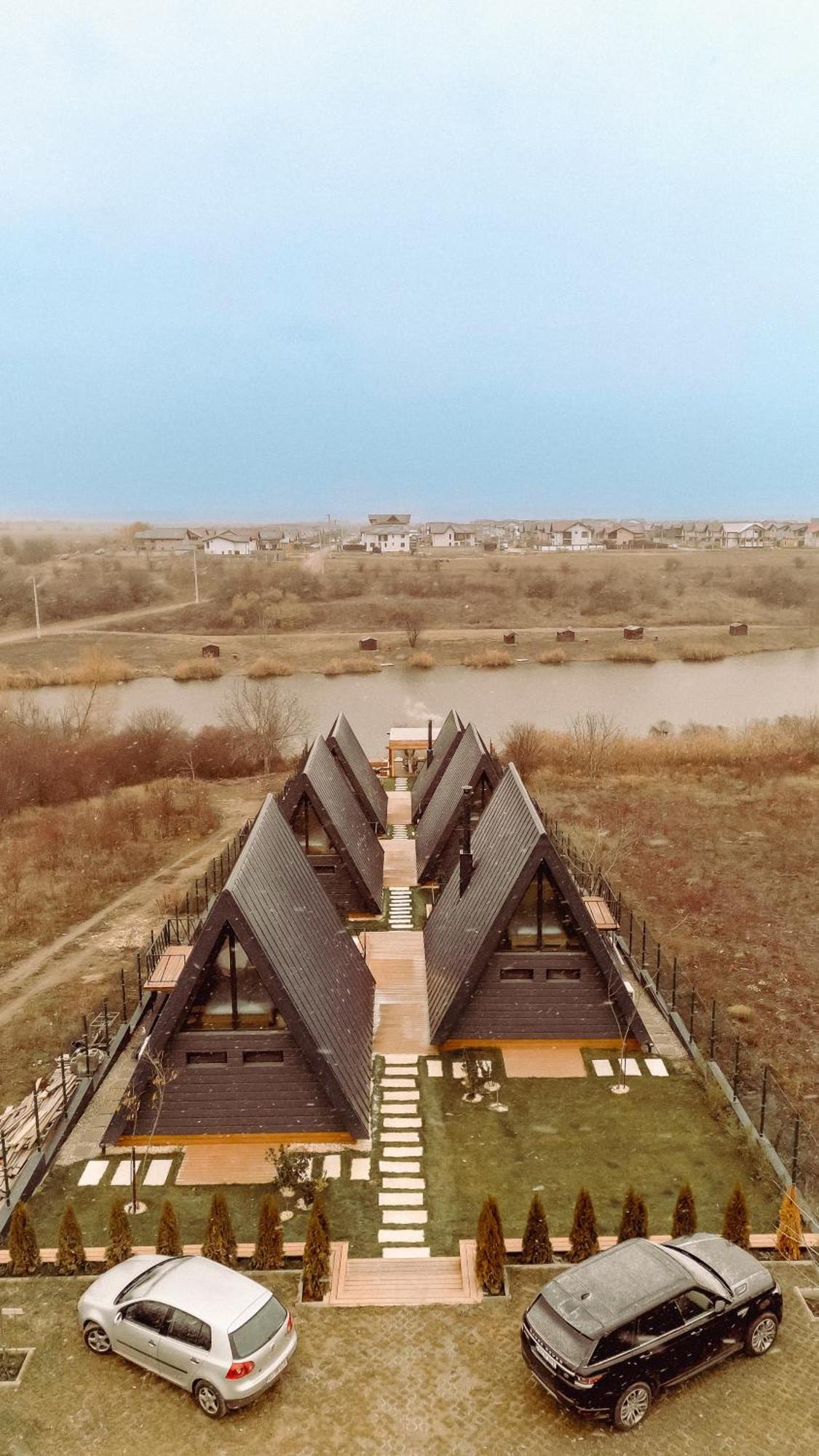 A-By The Lake - Private A Frame Villas Caciulati المظهر الخارجي الصورة